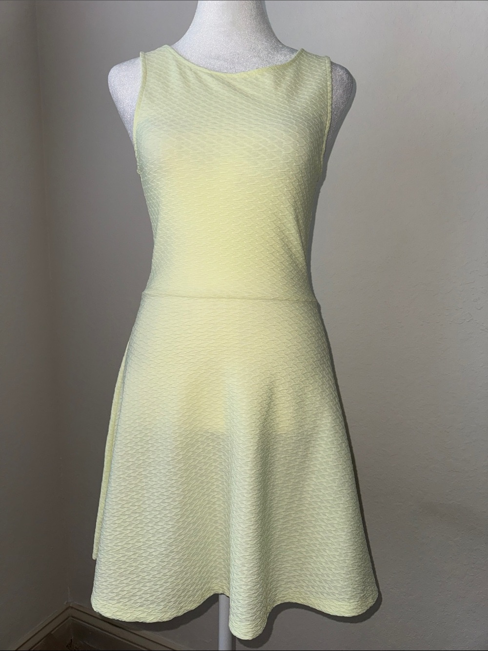 H&M Women's Sleeveless Fit & Flare Dress in Yellow